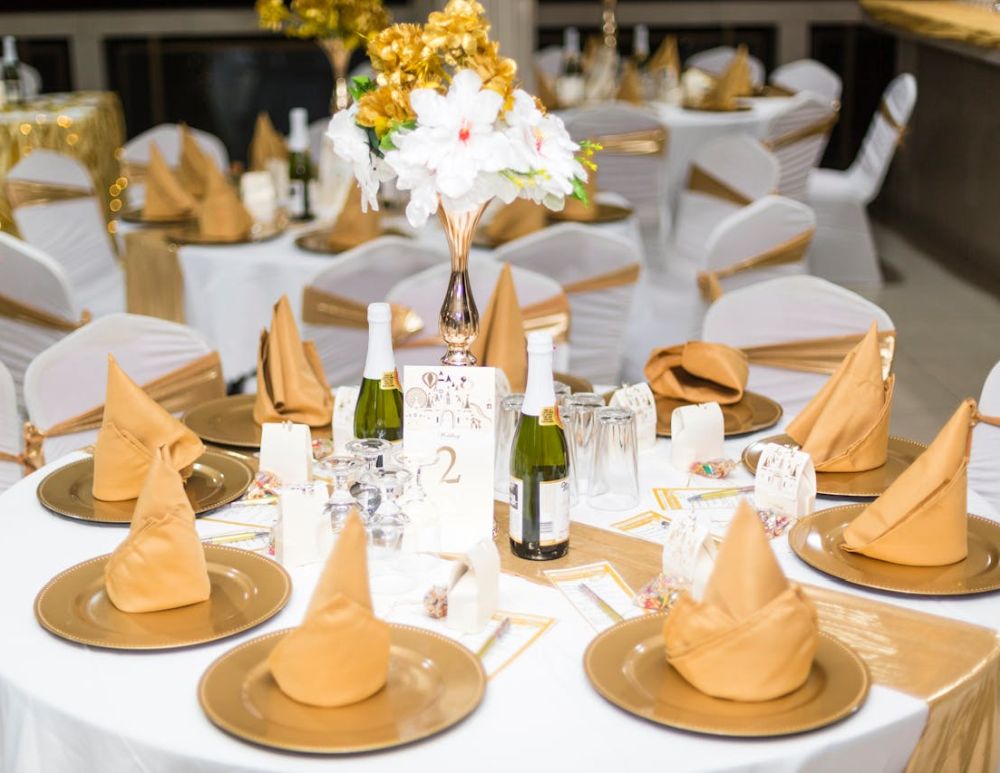 Як скласти серветки на стіл