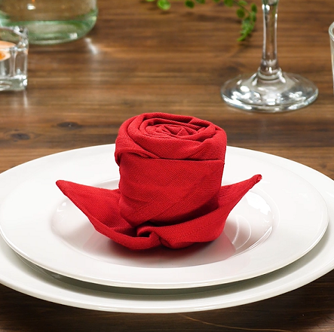 Як зробити троянду з серветки