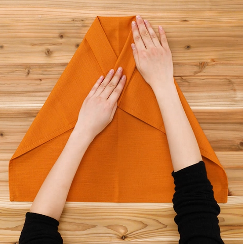 Як скласти із серветки кімоно