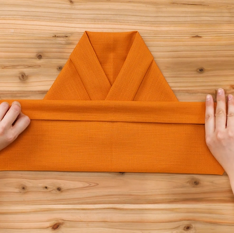 Як скласти із серветки кімоно