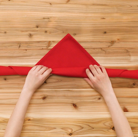 Як зробити троянду з серветок