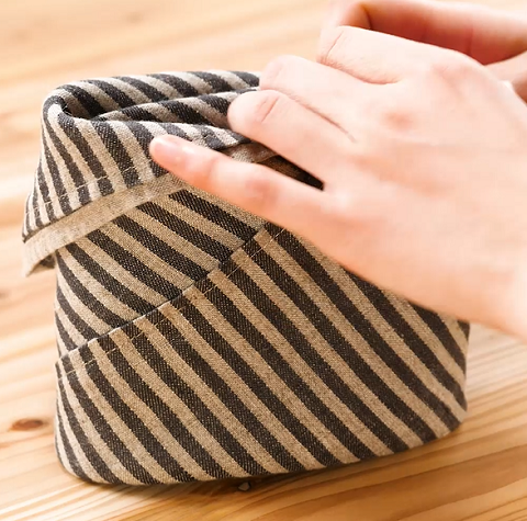 Як скласти серветки на стіл