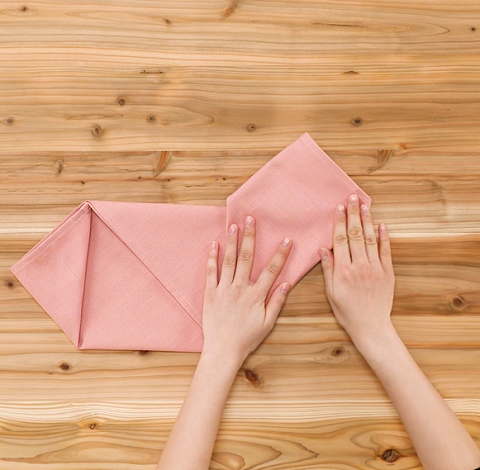 Як скласти із серветки серце