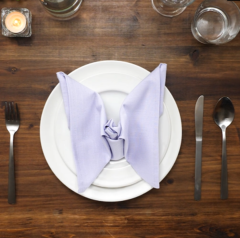 Як скласти із серветки метелика